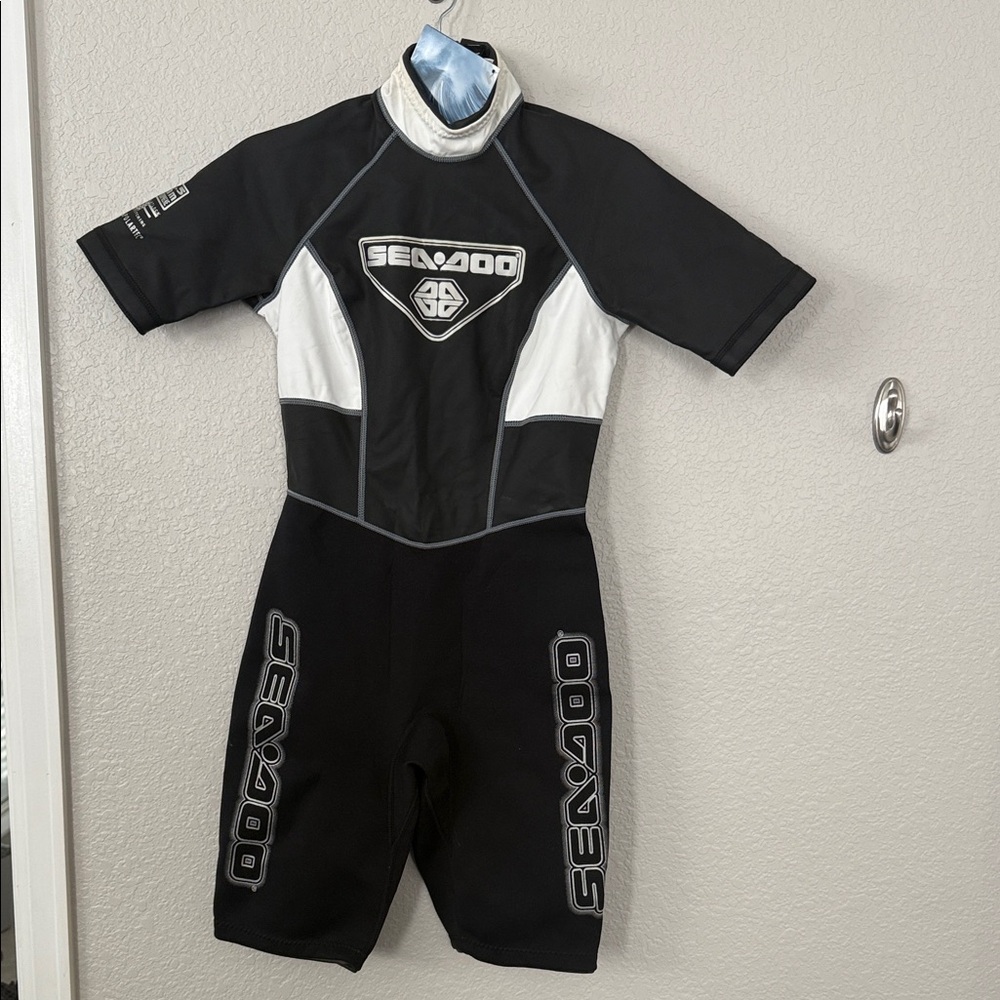 Sea-Doo Women's Black and White Swim Rashguard Wetsuit Perf Shorty